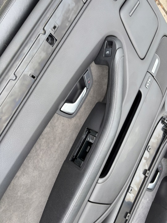 фото №16, Сиденья комплект audi a8 d3 - чёрные комфорт подголовники обшивки ambiente