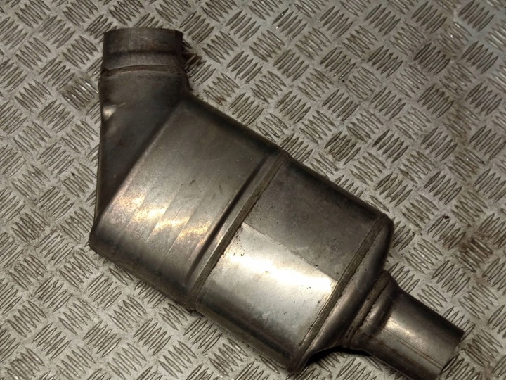 фото №8, Bmw (oem) 9454851 8698977 3' g20 g21 каталізатор
