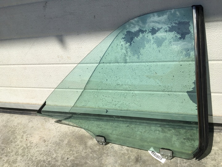 фото №6, Стекло боковая правая зад задняя mercedes w124 купе c124 ce