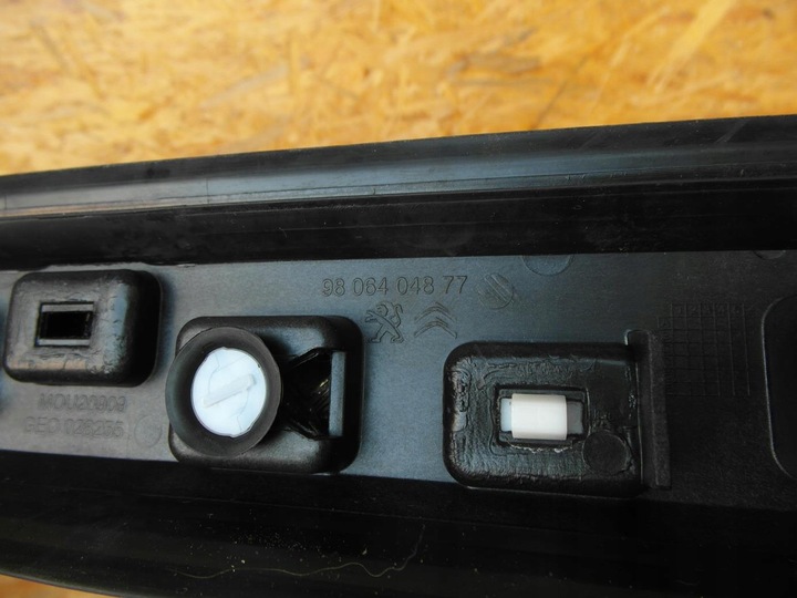 фото №11, Peugeot 2008 планка дахова ліва зад задня хром 9806404877