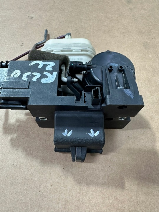 фото №8, Замок крышки багажника зад заднее засов mercedes sl r230 w230 zu a2307500185