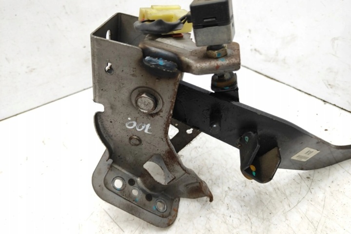 фото №8, Педаль зчеплення hyundai sonata v nf 9384038000 2.0l дизель 103kw 2006