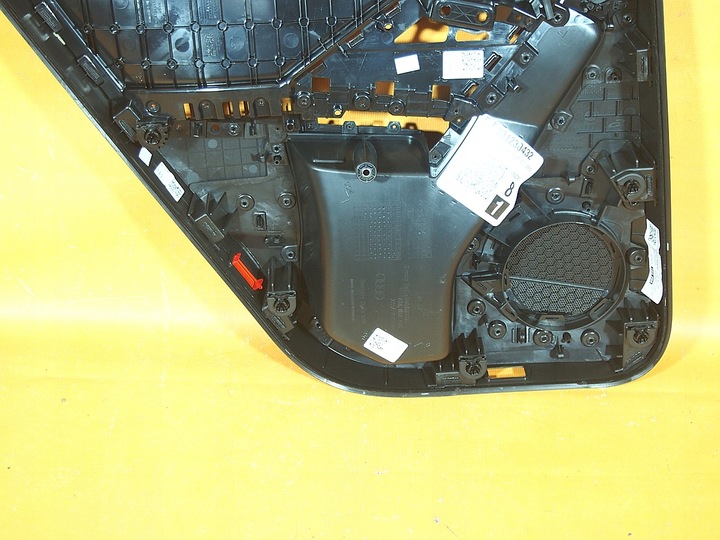 фото №10, Audi q3 83a 22km оббивка боковина двері зад правий ambiente 83a867306