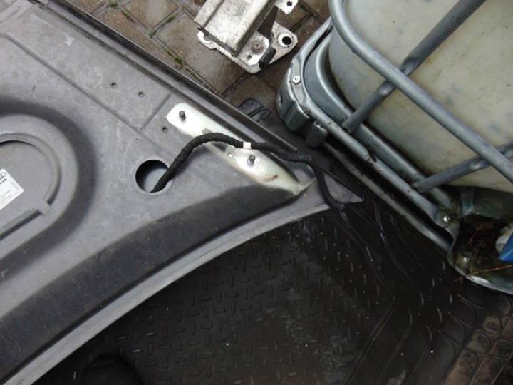фото №12, Капот петли audi a6 c6 9996 европа