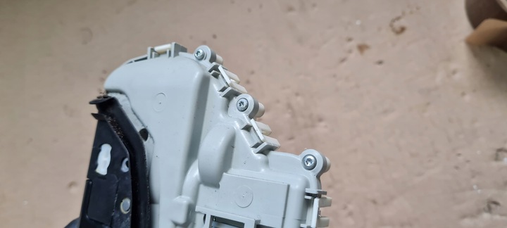 фото №10, A6 c7 4g замок двері лівий перед 8j1837015d 6 pin a7 4g a4 b8 a5