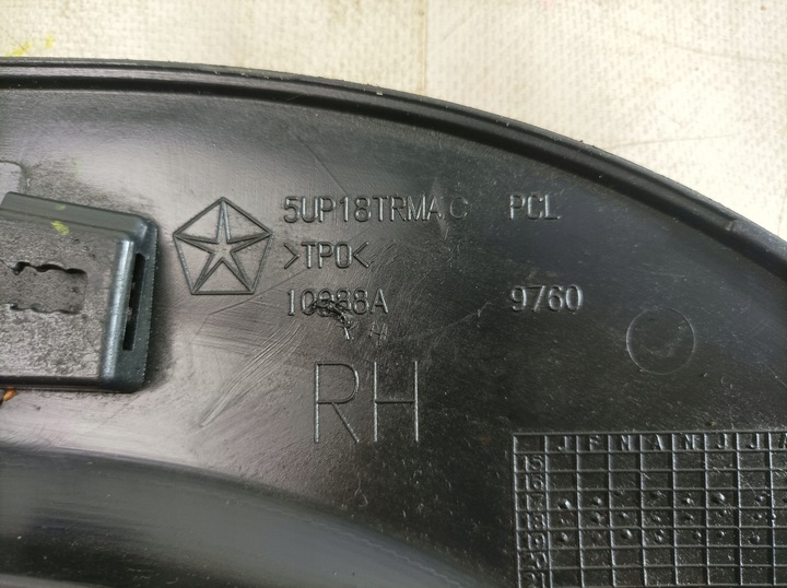 фото №10, Jeep compass 17- накладка планка крыльев pr. зад