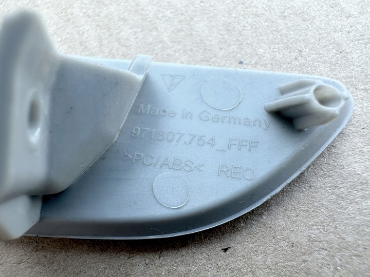 фото №14, Заглушка склоомивача лампа l p porsche panamera 971