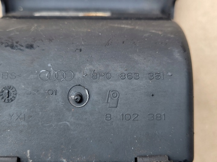 фото №8, Бардачок полка na rękawiczki audi a3 8p oem номер eu 8p0863351 8p0863351d 8102381