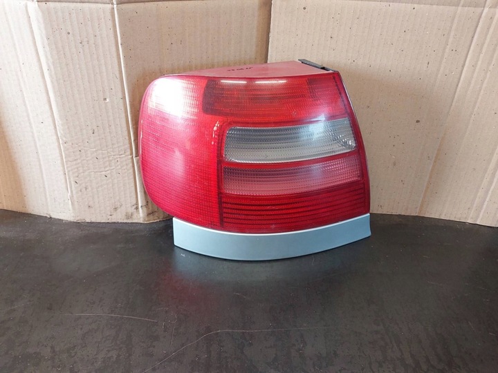 фото №12, Лампа задняя левая audi a4 b5 8d sedan 8d0945095d