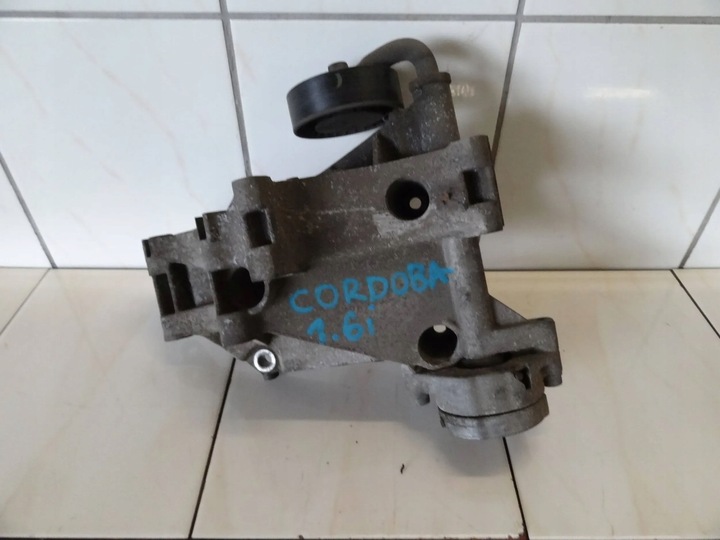 фото №1, Seat cordoba i 1.6 b 2001 лапи кронштейн двигателя 037903143g 037903315b