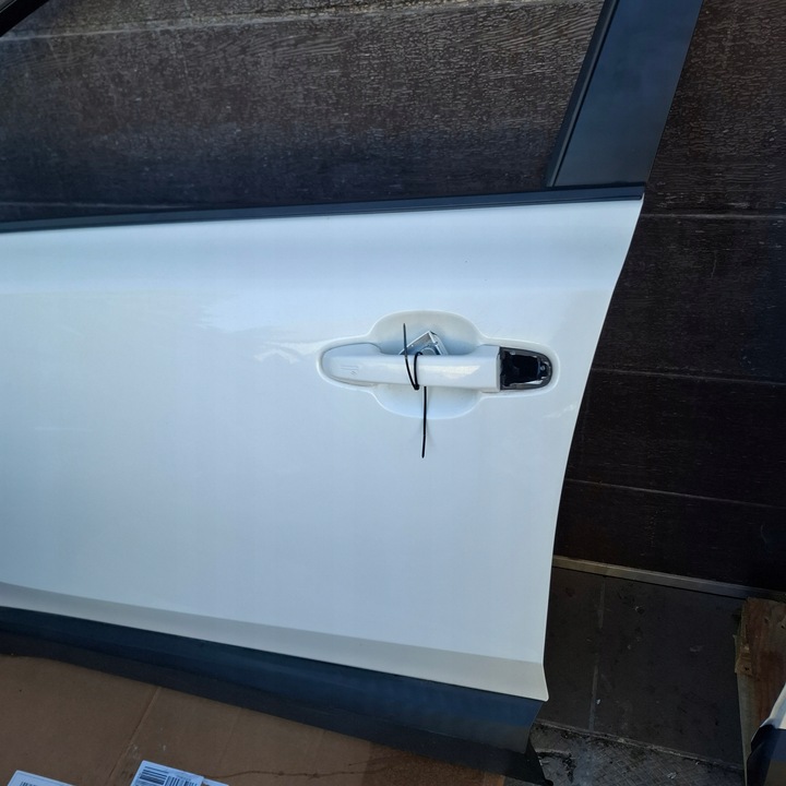 фото №11, Toyota chr ch-r дверь перед левая зад задние левая 040 w цвет белый