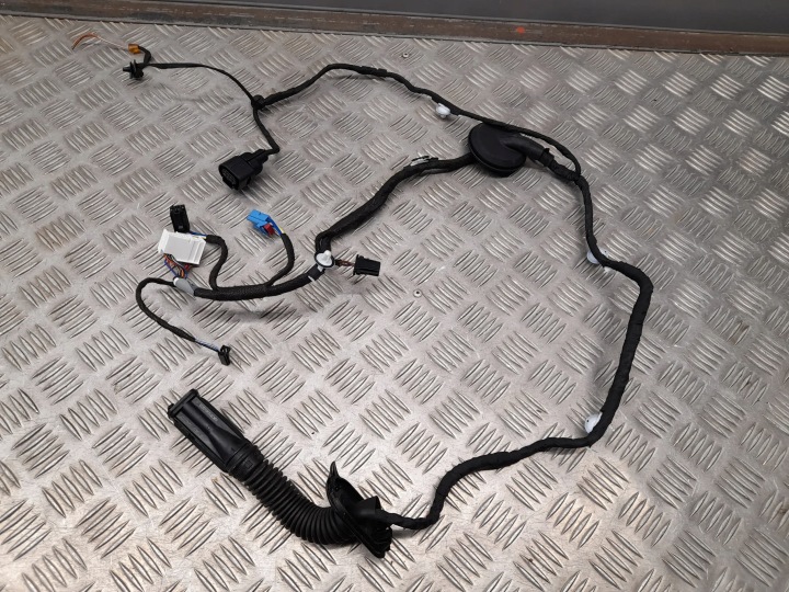 фото №5, Audi a5 2021 8w8971687m зад джгути провід