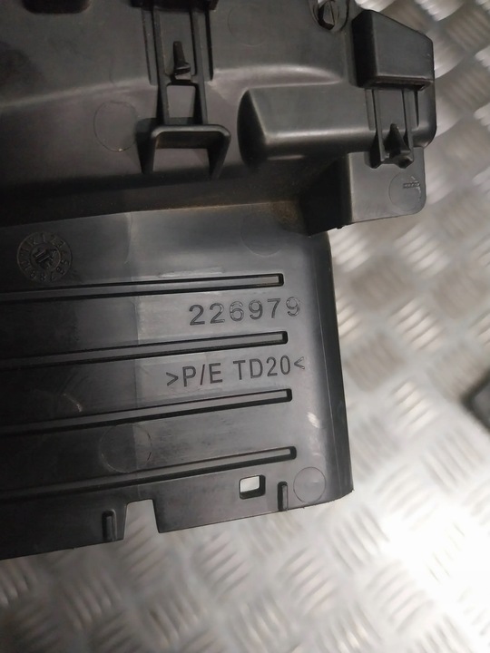 фото №5, Opel vivaro 2016 226979 ґрати повітропровід