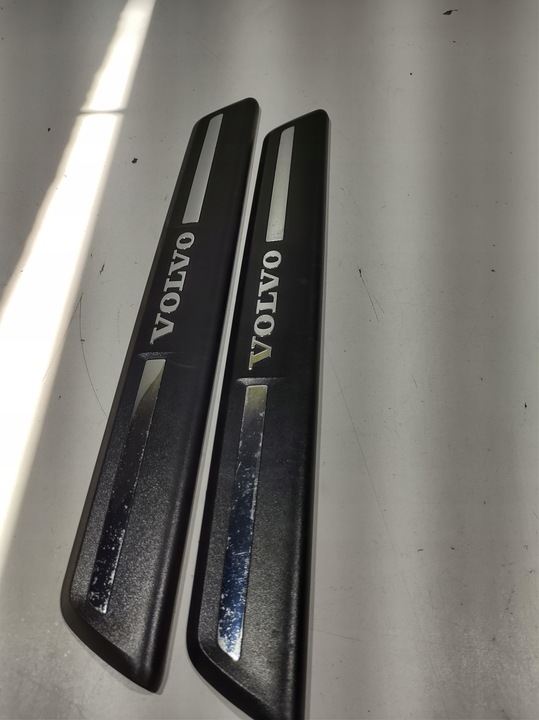фото №1, Volvo v40 15r - планка накладка порога 31265842