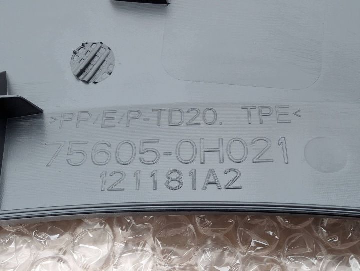 фото №9, Toyota aygo x молдинг крыльев правое зад 75605-0h021 новый оригинал