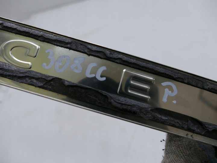 фото №7, Peugeot 308 cc t7 планка пороговая правая накладка хром