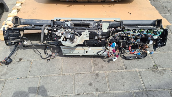 фото №6, Mercedes actros mp4 панель раздаточная капот каркас