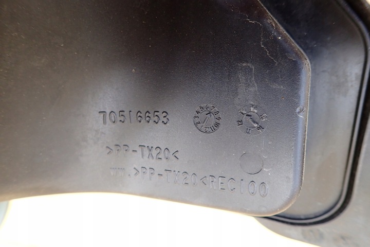 фото №10, Bmw f30 f31 12- корпус фильтра odlotu воздуха перед передняя 10737810 oem номер