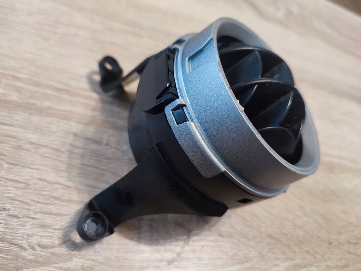 фото №10, Решётка воздуховод панели fiesta mk6 2s6h-a018b09-aew