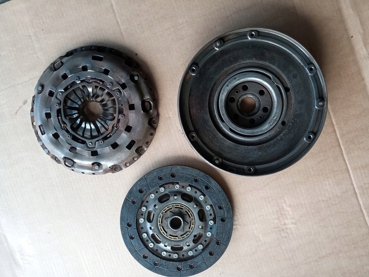 фото №1, Peugeot 207 1.6 vti сцепление комплектные колесо прижим диск 9662212080