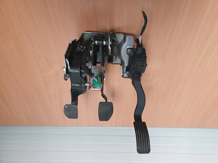 фото №1, Педаль гальма зчеплення газу citroen c4 cactus 1.2 thp 9671433780 9807334080