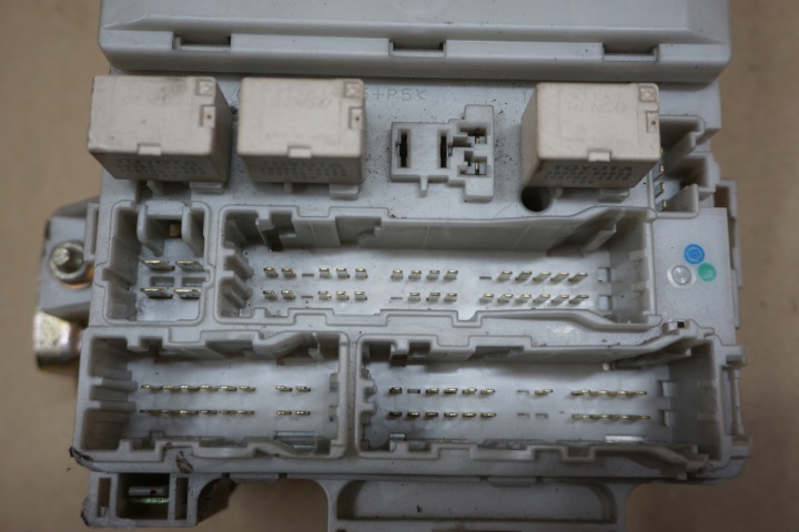 фото №7, Land cruiser 120 коробка запобіжників 3,0 d4d