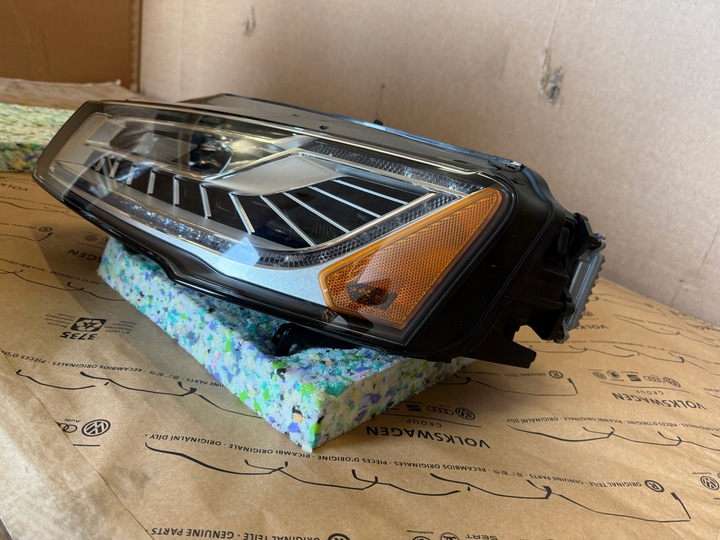 фото №11, Audi a8 d4 рестайлинг лампа лампы matrix левая правая оригинал комплект 4h0941033 usa