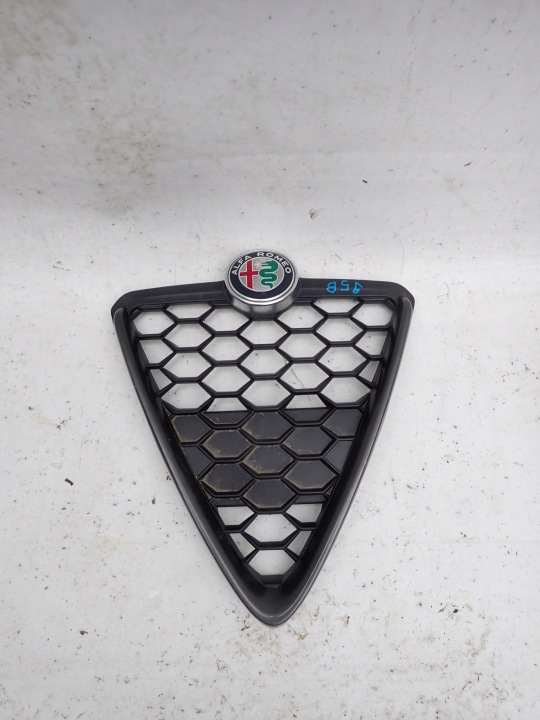 фото №9, Alfa romeo giulietta рестайлинг veloce 13- решётка радиатора