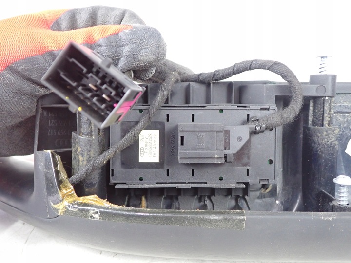 фото №6, Боковина тримач ручка двері лівий перед audi s8 d3 5.2 fsi