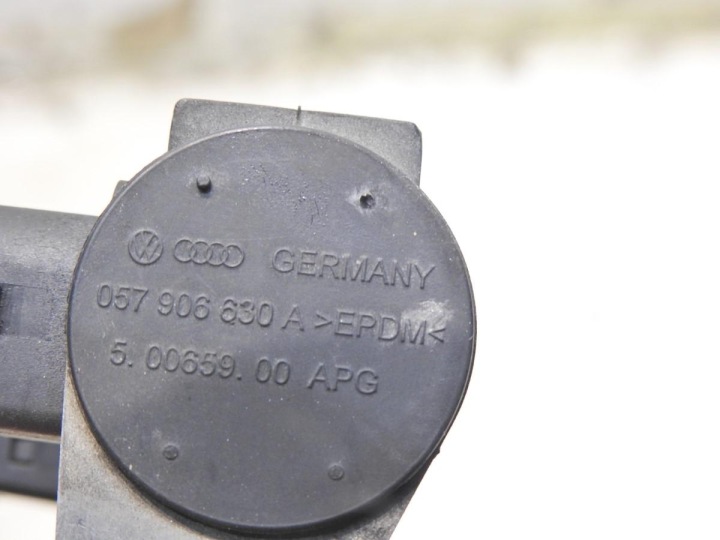 фото №7, Клапан тиску audi a8 d3 4.0 v8 tdi 057906630a