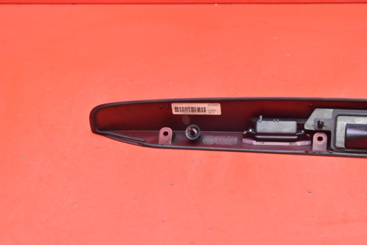 фото №8, Накладка кришки зад задня червона 08663726 volvo s40 v40 2 ii sedan 04-07