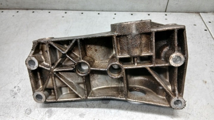 фото №7, Кронштейн генератора vw lupo 6x 1.0b 02r 030145169h