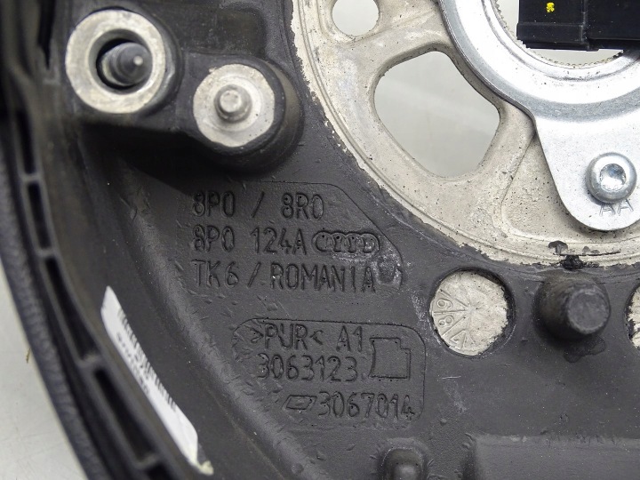 фото №13, Руль кожа мульти мультифункция лепестки audi a5 s5 8t 8f0419091a