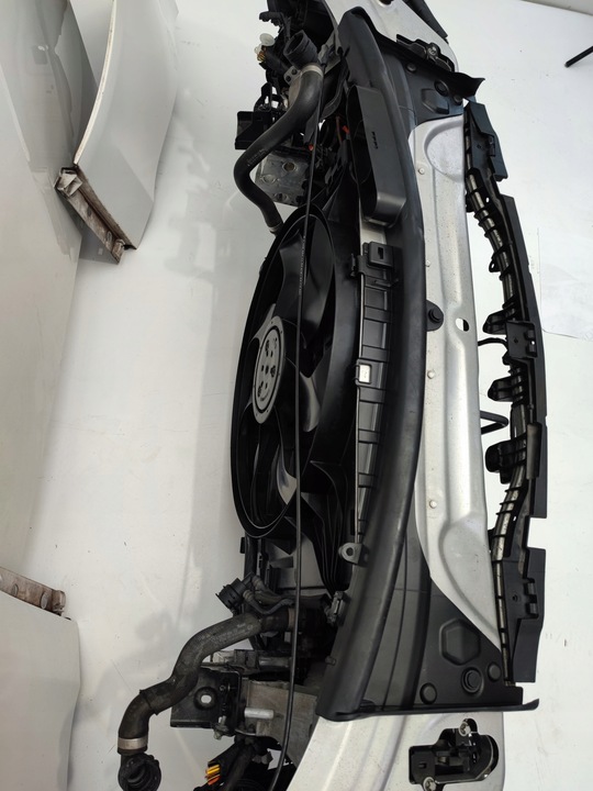 фото №9, Mercedes w205 рестайлинг перед крылья pas лампы капот