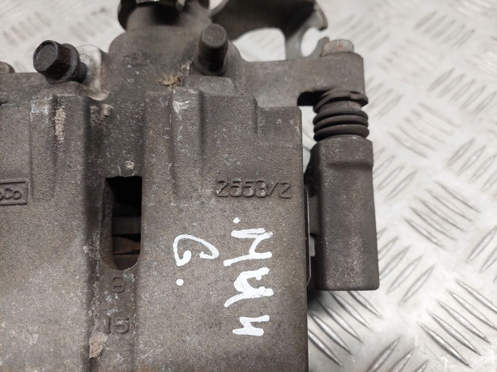 фото №7, Ford mustang vi fr3c2k327fh зад сторона правая зажимы