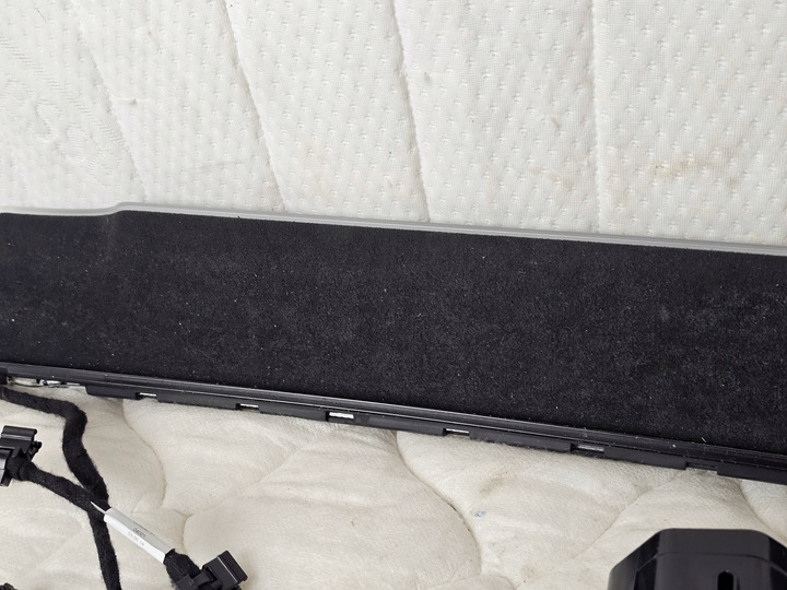 фото №9, Dekor планка захист консолі mercedes a w177 w118 решітка повітропровід led замша