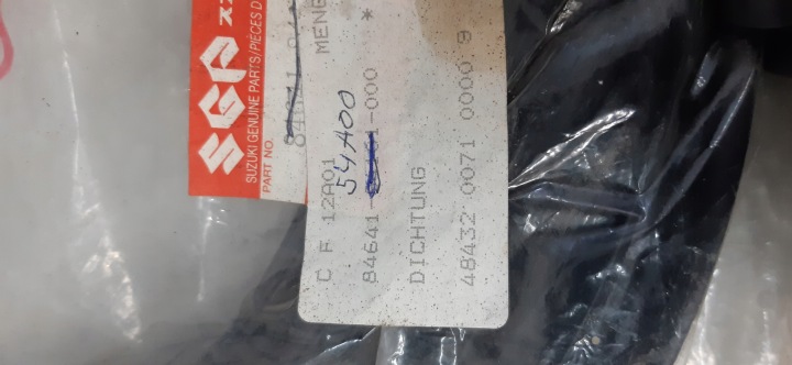 фото №6, Suzuki swift sa310 уплотнитель дверь правая перед 84641-82000