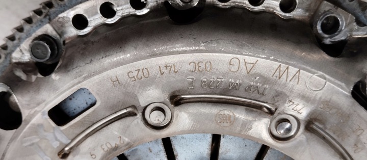 фото №7, Vw 1,4 tsi koło маховики 03c105273h kpl