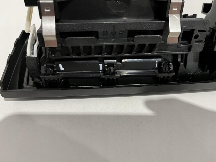 фото №10, Bmw f20 f21 решітка повітропровід середня 9205357