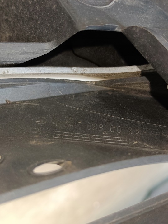 фото №10, Бампер переднее mercedes w447 a4478800901 + решётка радиатора з эмблема a2078880260