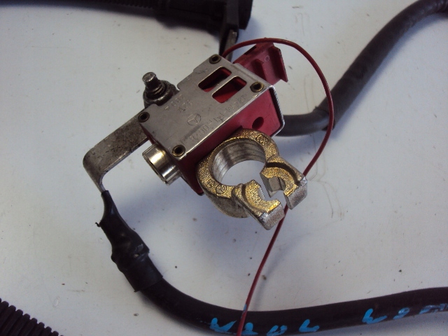 фото №3, Клема плюсова mercedes c-klasa w204 1.8