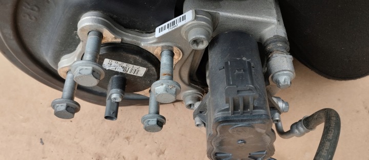 фото №11, Ступица суппорт диск правое зад peugeot 308 iii t10 p5 9819059480