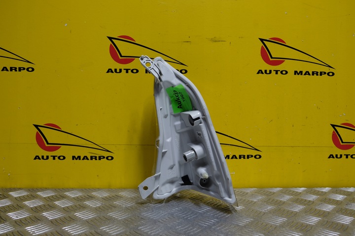 фото №8, Nissan leaf 2010- лампа поворотник перед правая usa