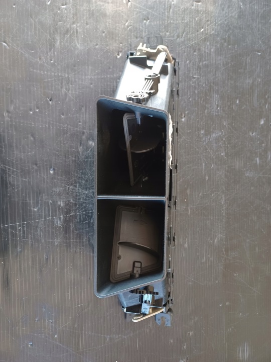 фото №9, Забірник  повітря консолі bmw 3 e90 e91 9130464 3.0l дизель 2011