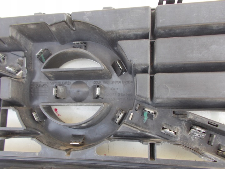 фото №12, Volvo v50 s40 ii рестайлінг 2007 -2012 решітка решітка радіатора знак