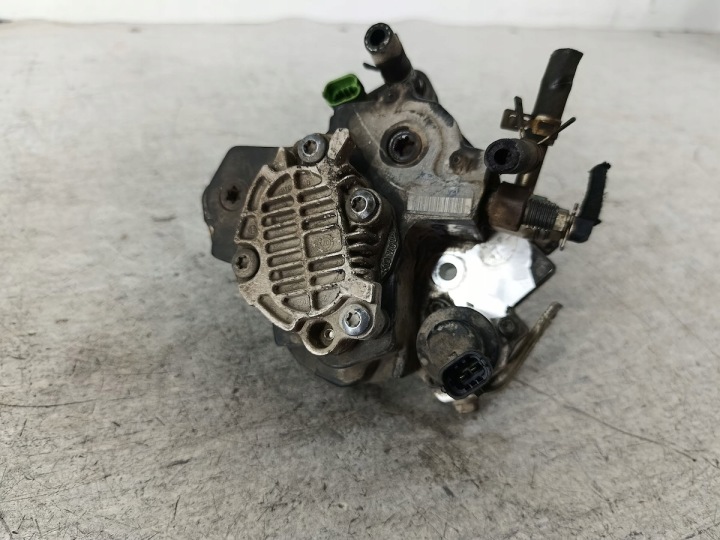 фото №8, Насос топливная рейка toyota corolla x e15 0445010105 22100-33040 bosch 1.4 d-4d
