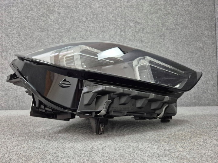 фото №13, Фари лампи передні перед комплект - bmw x1 u11 повний led 2022-