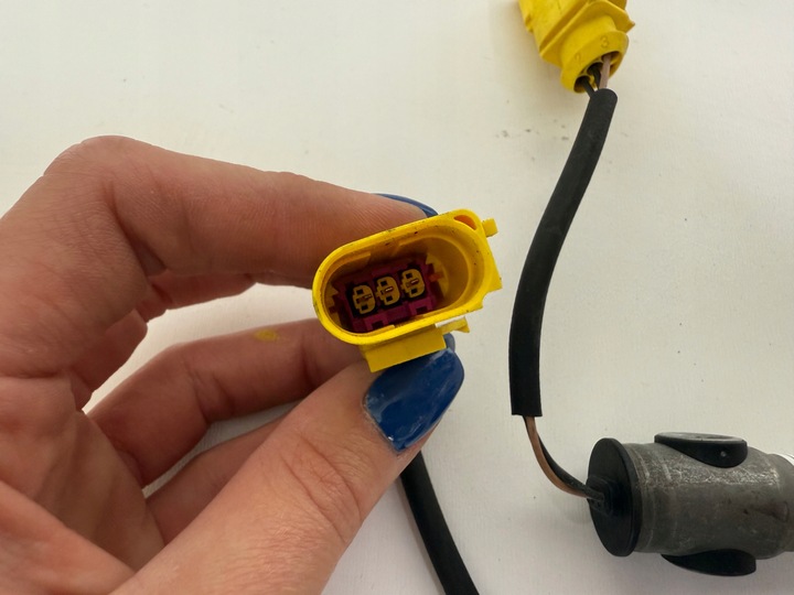 фото №5, Патрон/заряд капота wyzwalacz защиты пешеходов volkswagen touran ii 5ta 5ta823823d