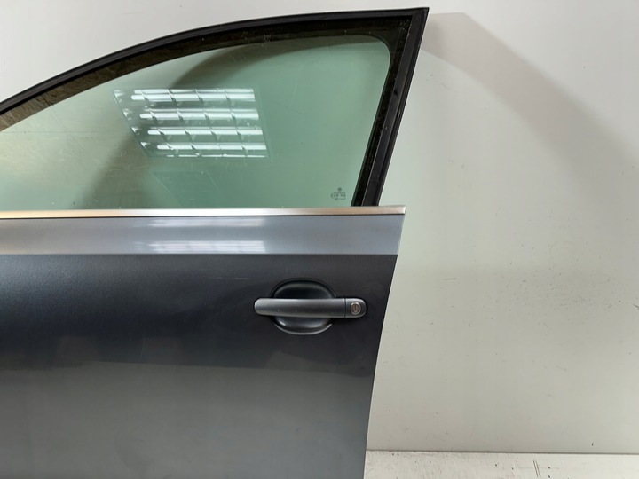 фото №8, Двері лівий перед volkswagen jetta 5c європа