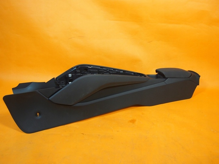 фото №13, Audi tt 8s cabrio сиденья туннель обшивки материал